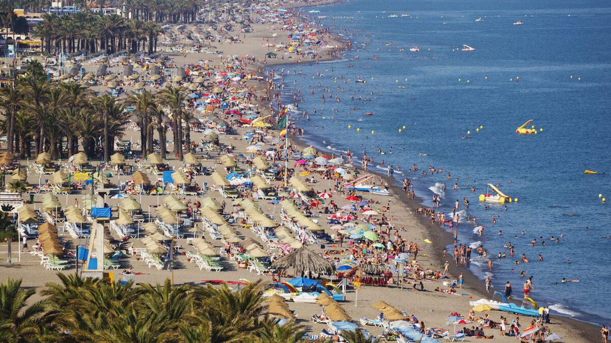 Three dead, many without power after storm lashes France and Spain